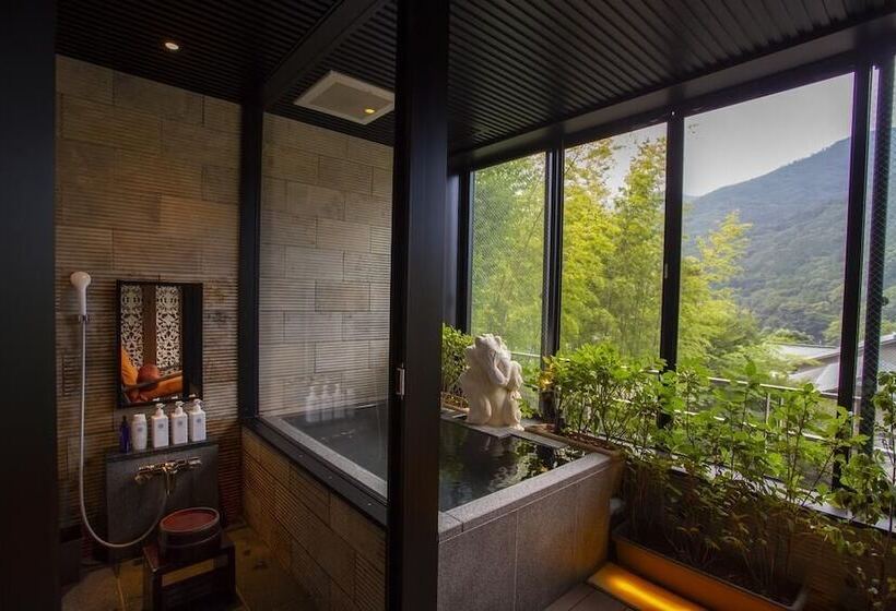 Balinese Onsen Ryokan Hakone Airu