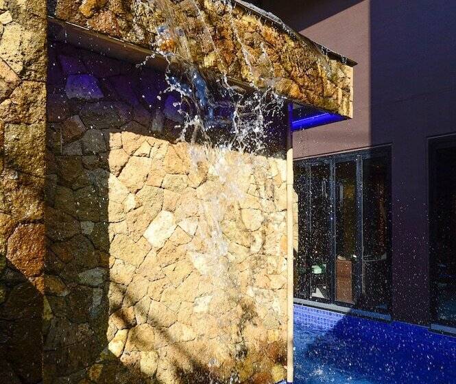 Balinese Onsen Ryokan Hakone Airu