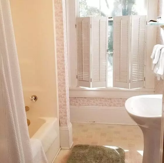 فندق Millhouse Inn