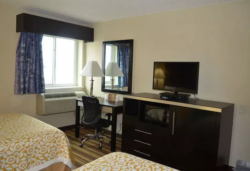 هتل American Budget Inn