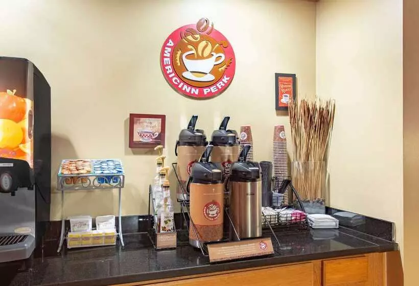 호텔 Americinn By Wyndham Elkhorn Near Lake Geneva