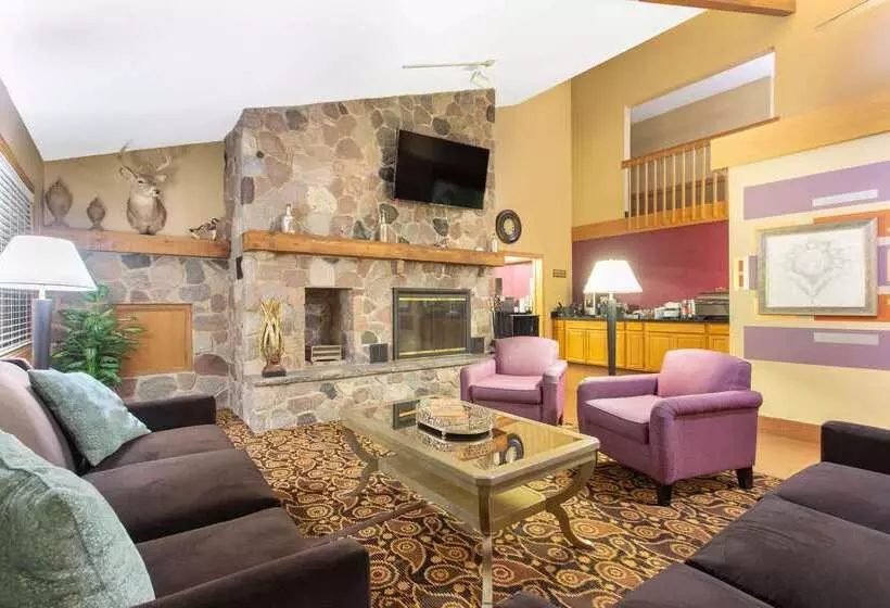 호텔 Americinn By Wyndham Elkhorn Near Lake Geneva