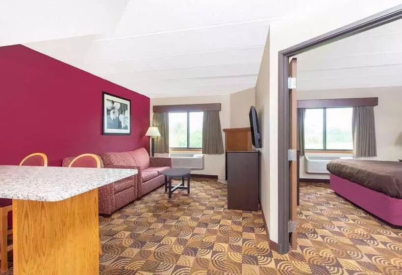 호텔 Americinn By Wyndham Elkhorn Near Lake Geneva