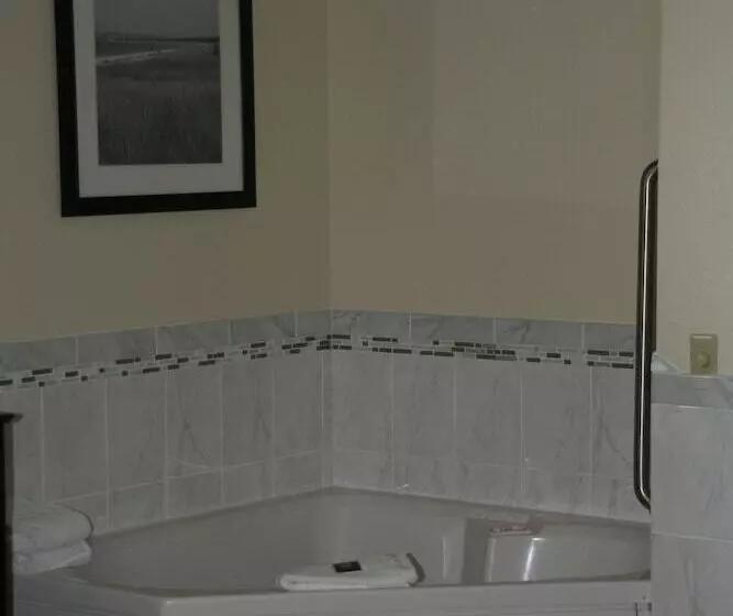 호텔 Americinn By Wyndham Elkhorn Near Lake Geneva