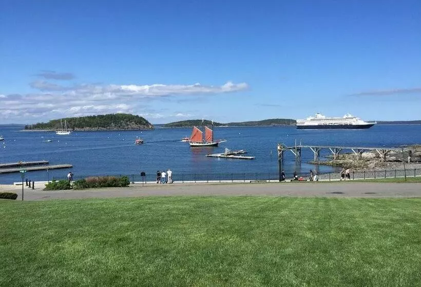 ホテル Atlantic Eyrie Lodge