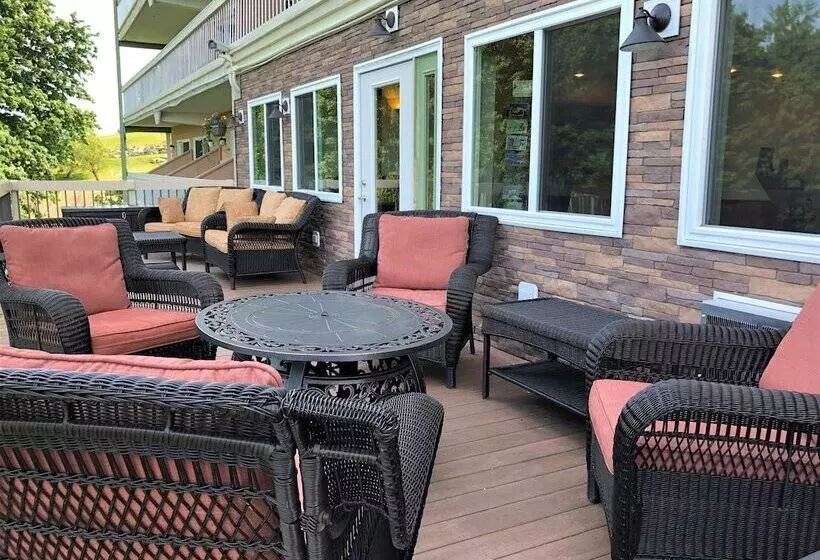 ホテル Atlantic Eyrie Lodge