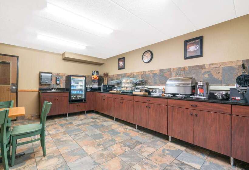 Hotel Days Inn & Suites By Wyndham Baxter Brainerd Area