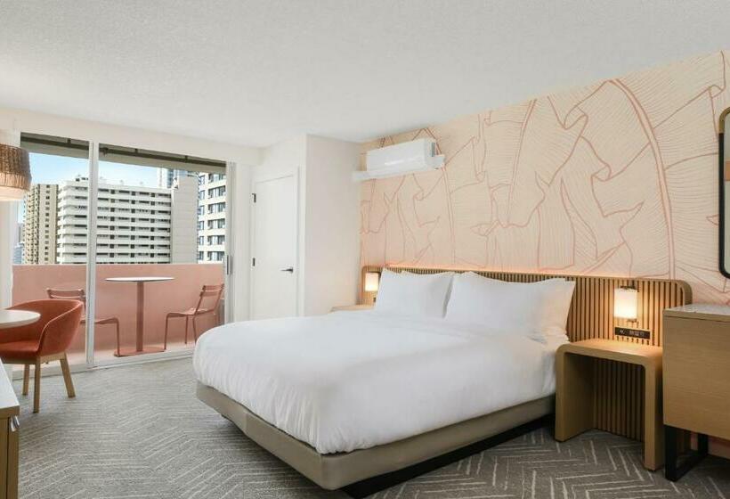 ホテル Romer Waikiki At The Ambassador