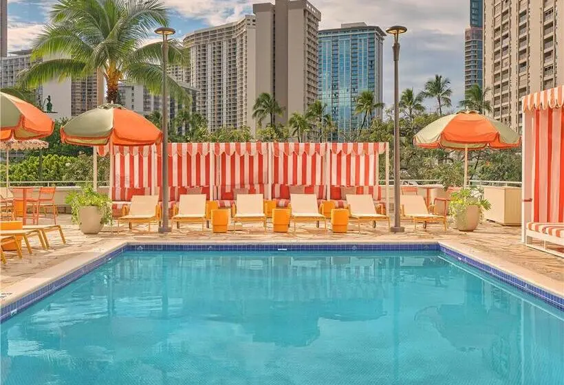 ホテル Romer Waikiki At The Ambassador