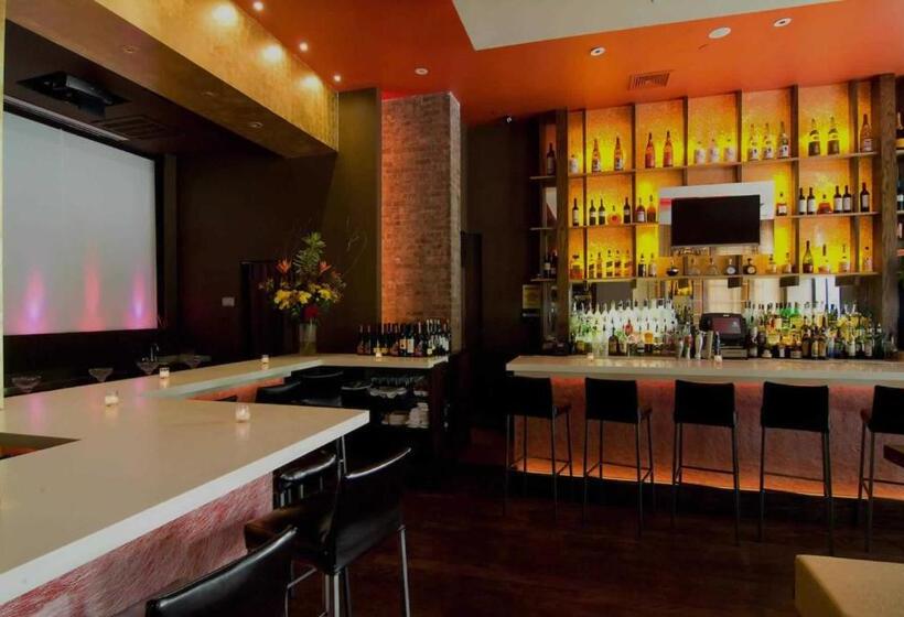 Square Hotel At Times Square