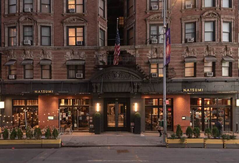 Square Hotel At Times Square