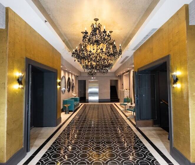 Square Hotel At Times Square