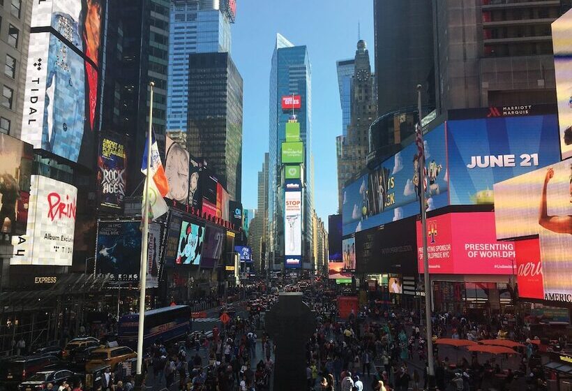 Square Hotel At Times Square