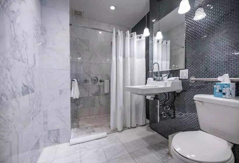 Square Hotel At Times Square