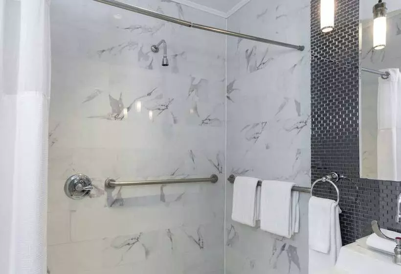 Square Hotel At Times Square