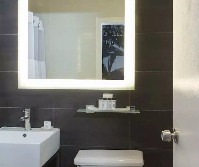 Square Hotel At Times Square