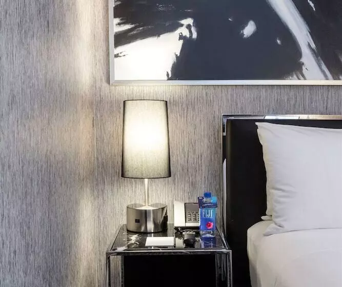 Square Hotel At Times Square