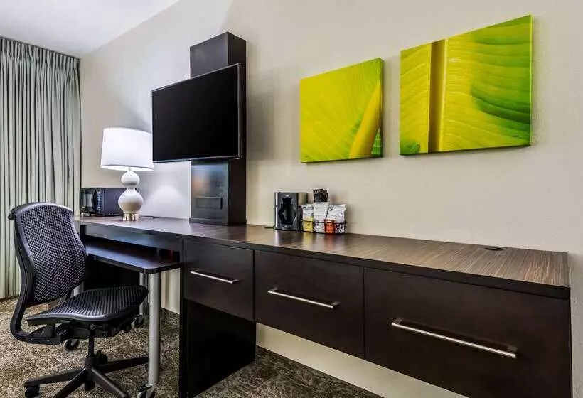 Oasis Hotel & Conv. Center, Ascend Hotel Collection