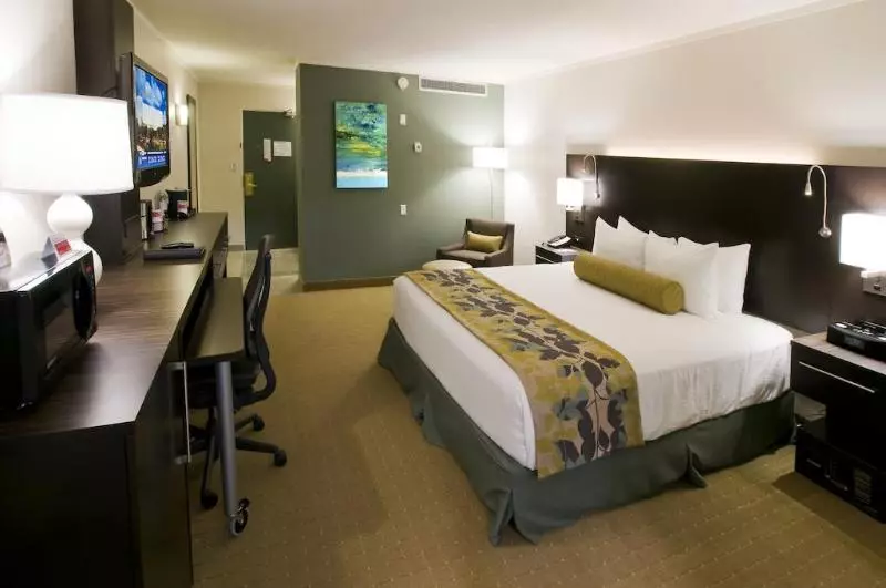 Oasis Hotel & Conv. Center, Ascend Hotel Collection