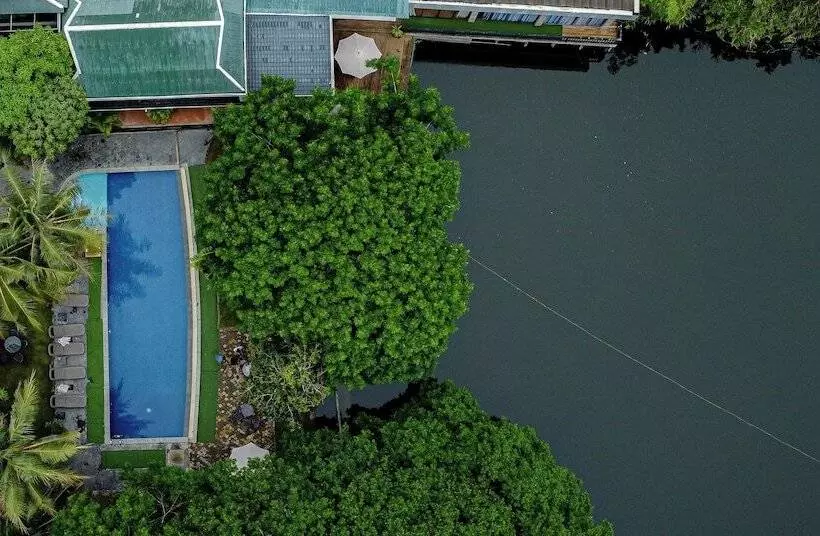 هاستل Samathi Lake Resort