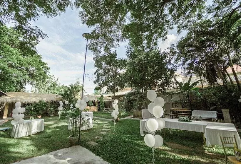 هاستل Samathi Lake Resort