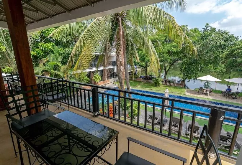 هاستل Samathi Lake Resort