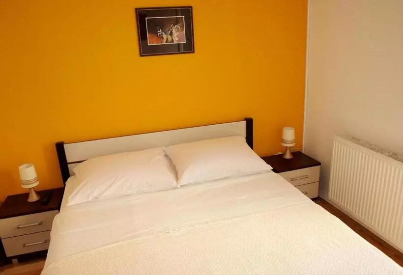 Ana Guest House