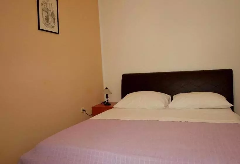 Ana Guest House