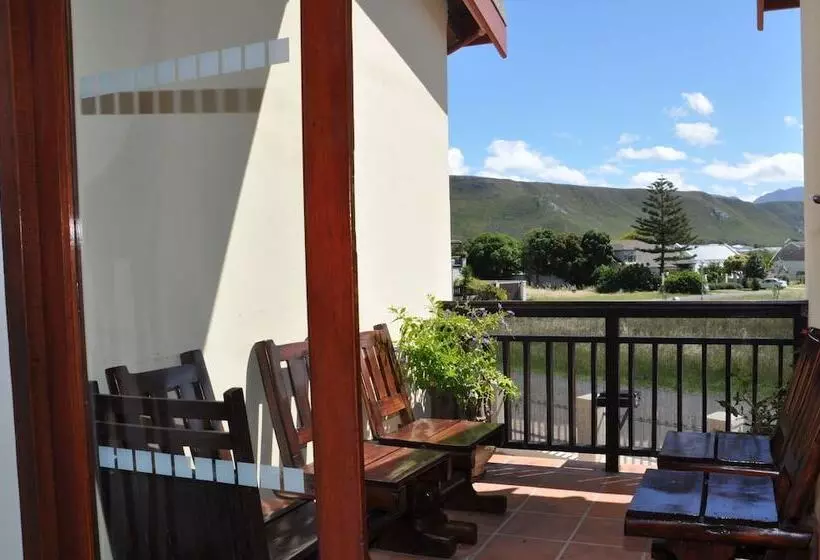 Aamiaismajoitus (B&B) Hermanus At Home