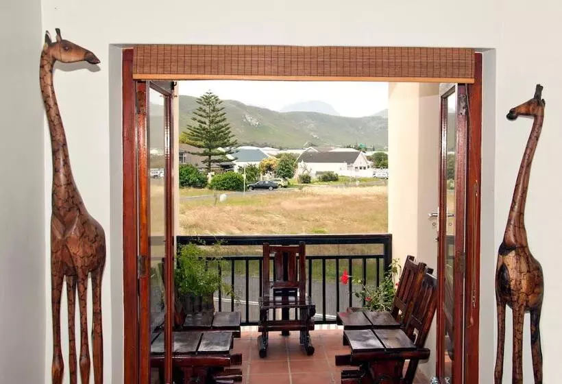 Aamiaismajoitus (B&B) Hermanus At Home
