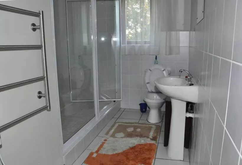 Aamiaismajoitus (B&B) Hermanus At Home