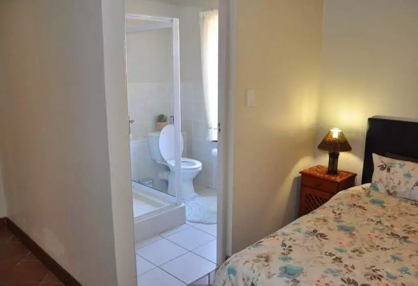 Aamiaismajoitus (B&B) Hermanus At Home
