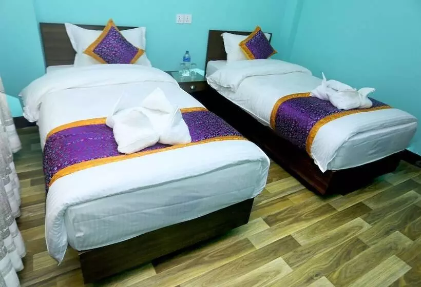 هتل Rising Home