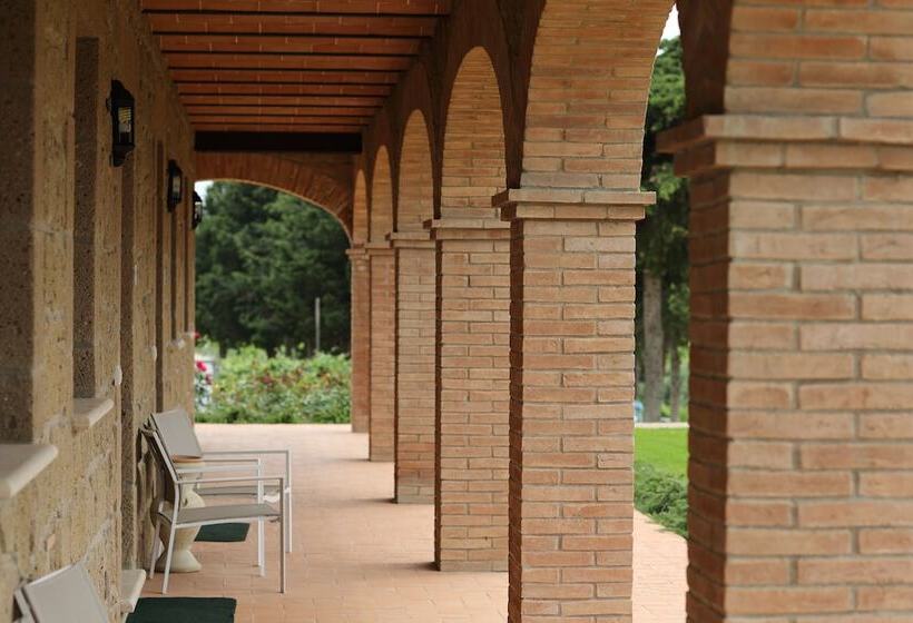 فندق ريفى Agriturismo Poggio Al Tufo