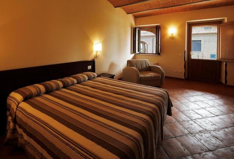 فندق ريفى Agriturismo Poggio Al Tufo