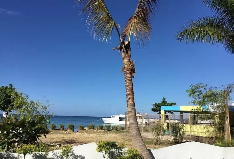هتل Stoner's Beach Resort