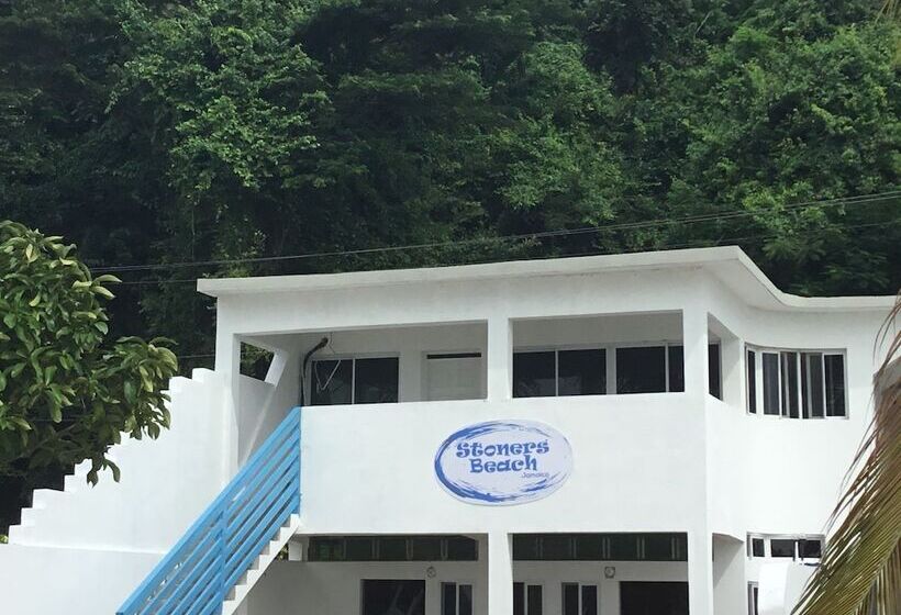 هتل Stoner's Beach Resort