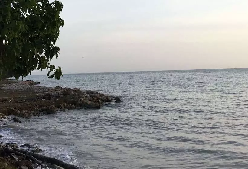 هتل Stoner's Beach Resort