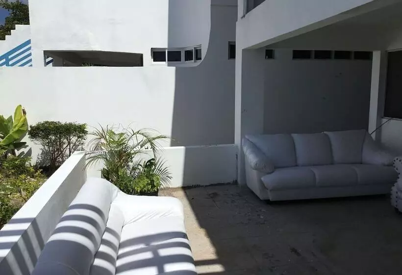 هتل Stoner's Beach Resort