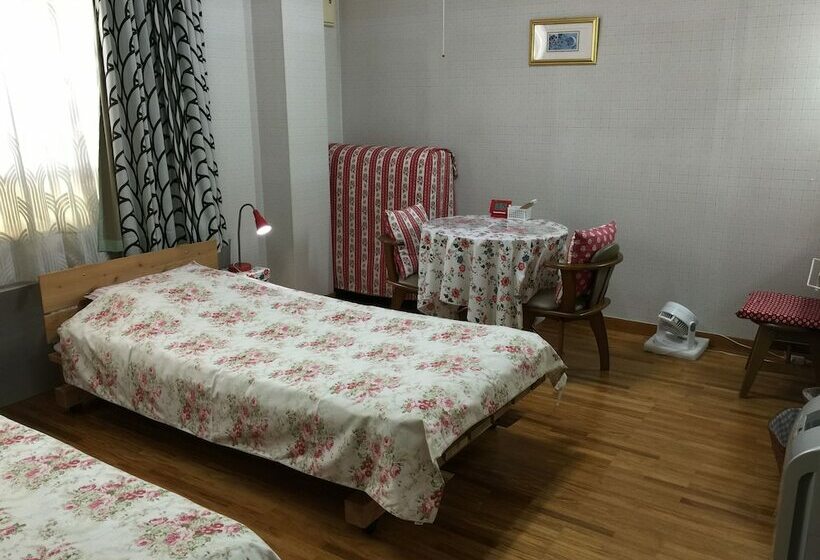 بنسيون Ladies Inn Motomachi   Caters To Women