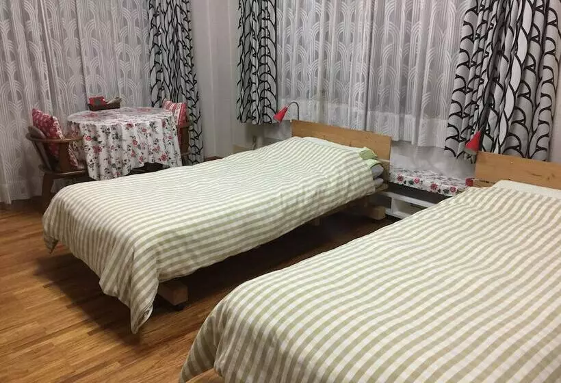 ペンション Ladies Inn Motomachi Caters To Women