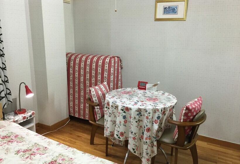 بنسيون Ladies Inn Motomachi   Caters To Women