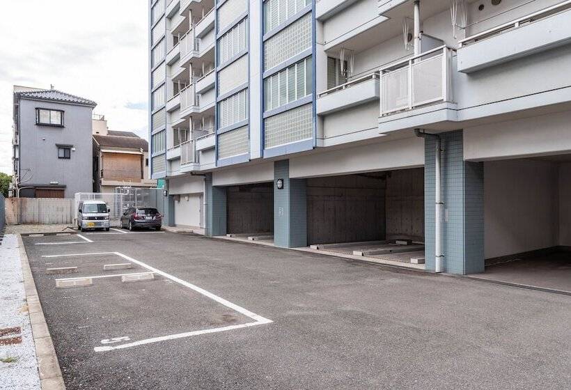 Universal Bay Condominium