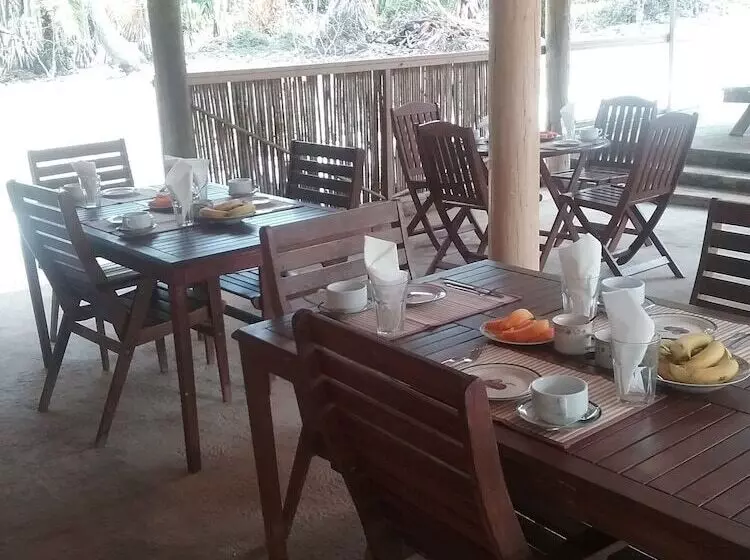 تختخواب و صبحانه Ara Moana Bungalows