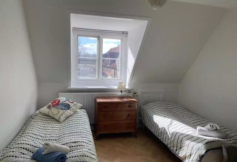 تختخواب و صبحانه Bellinge House