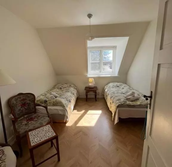 تختخواب و صبحانه Bellinge House