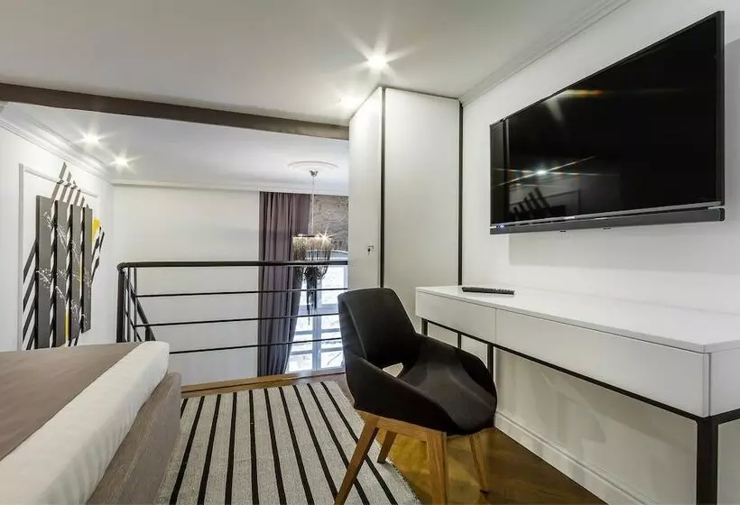 Dezign Apartments