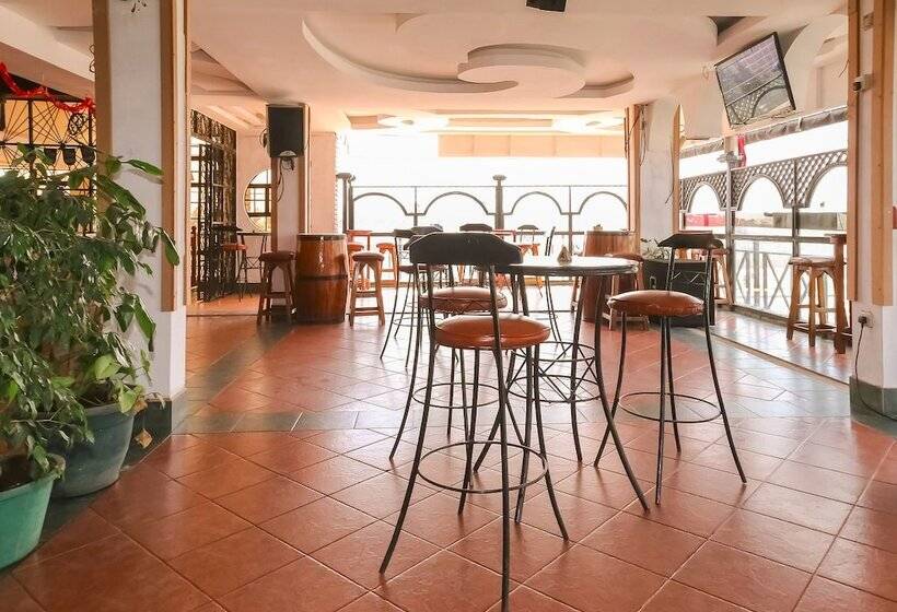 فندق Continental Inn