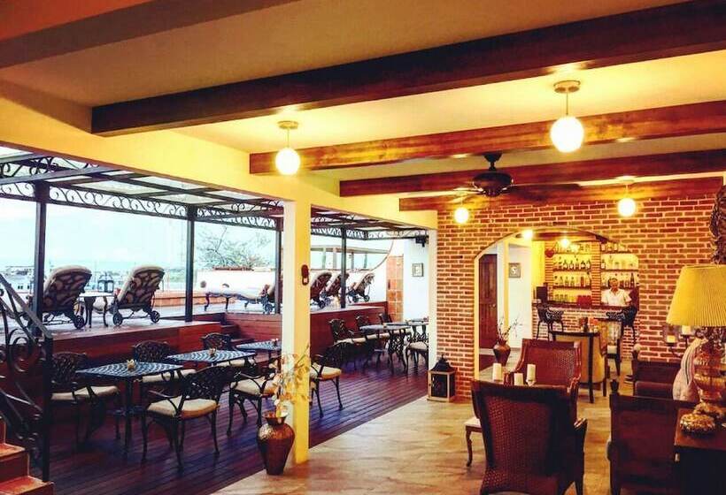 La Leyenda Boutique Hotel By Bunik