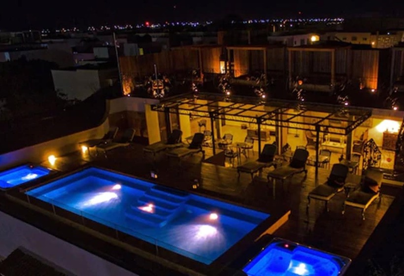 La Leyenda Boutique Hotel By Bunik